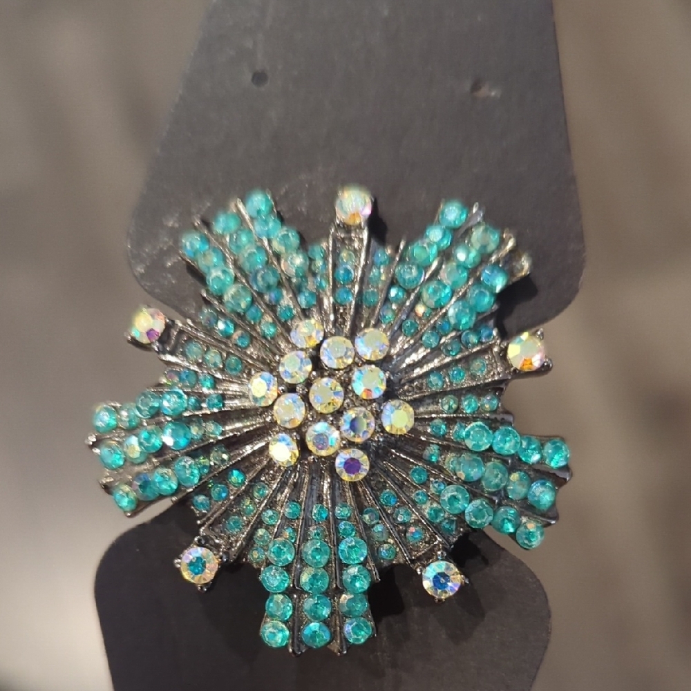 Elegant Brooch Rhinestone Floral Design   Silver and Blue Like New #1 - Picture 3 of 9